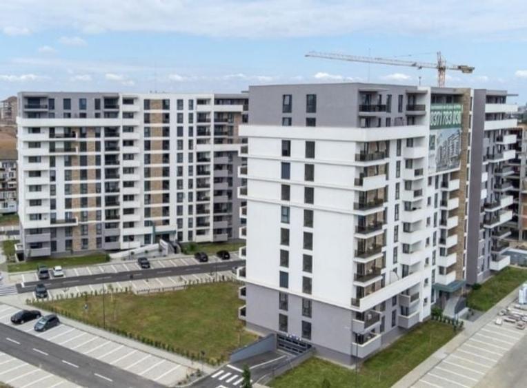 Apartament cu 3 camere decomandat în Nufărul