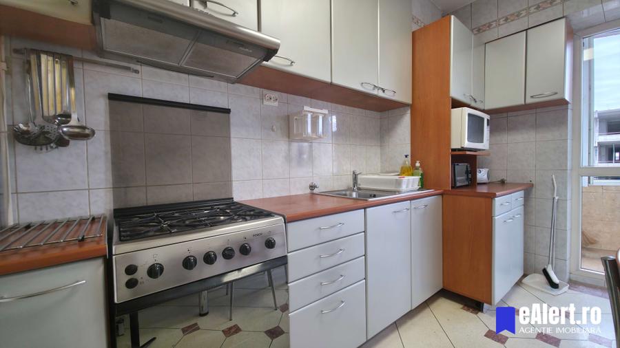 Apartament cu 2 camere decomandat în P-ța Unirii