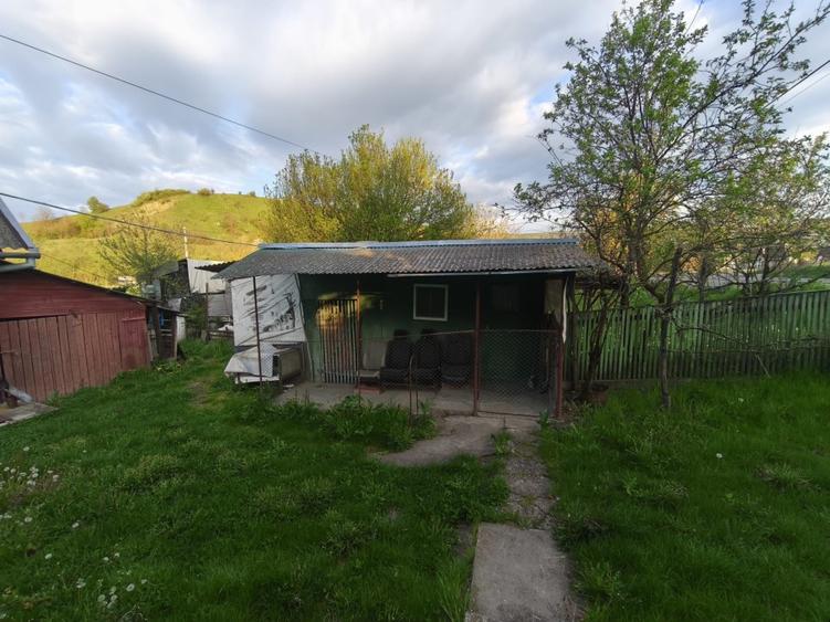 Casă individuală cu 2 camere cu Teren 2100 Mp în Pălatca