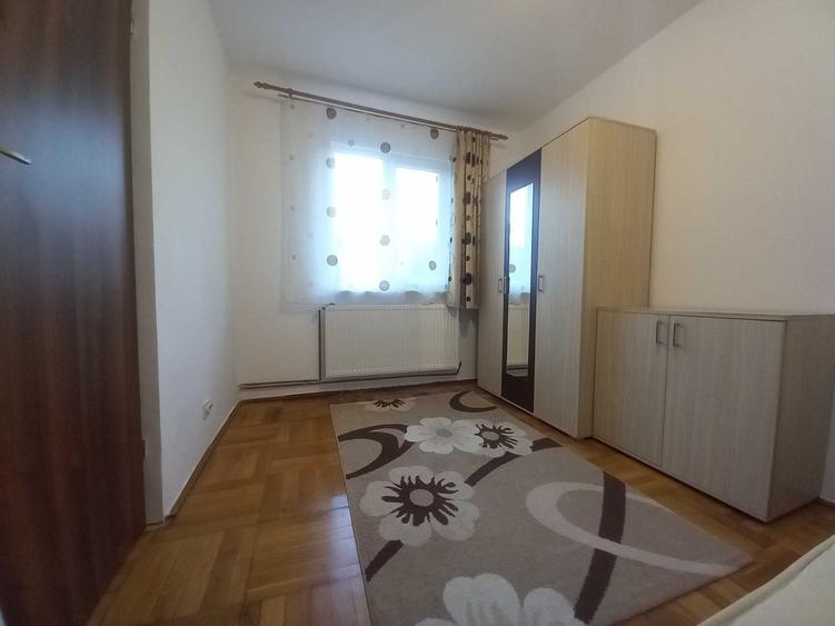 Apartament cu 3 camere semidecomandat în Fortuna