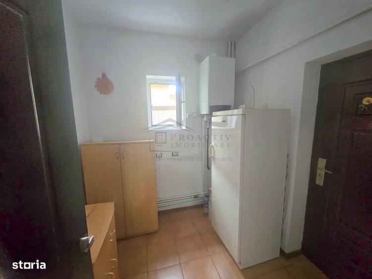 Casă cu 4 camere decomandat în Bulai