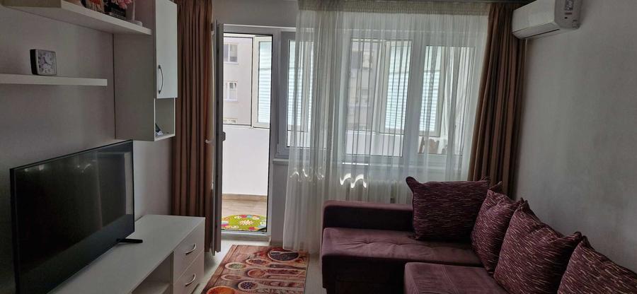 Apartament cu 2 camere semidecomandat în Berceni