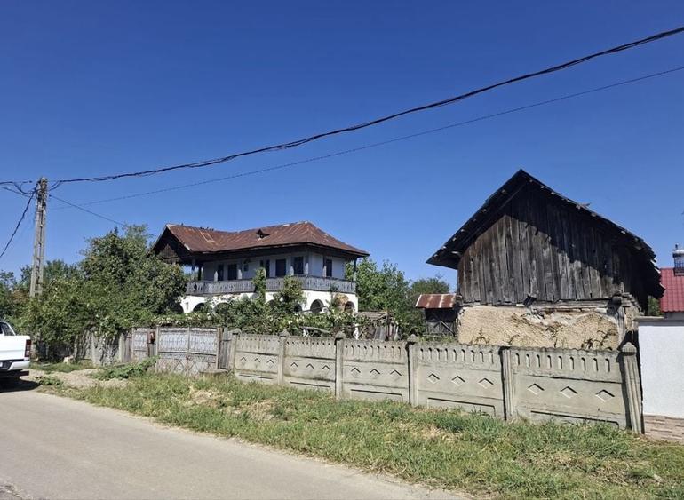 Casă cu 3 camere în Dănești