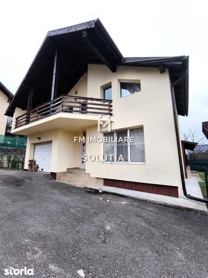 Casă cu 5 camere cu Teren 800 Mp în Valea Borcutului