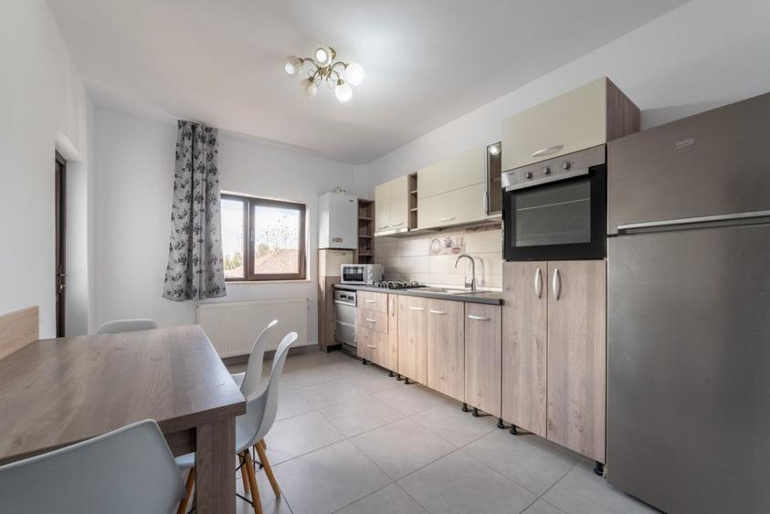 Apartament cu 3 camere decomandat, mobilat în Ștefănești