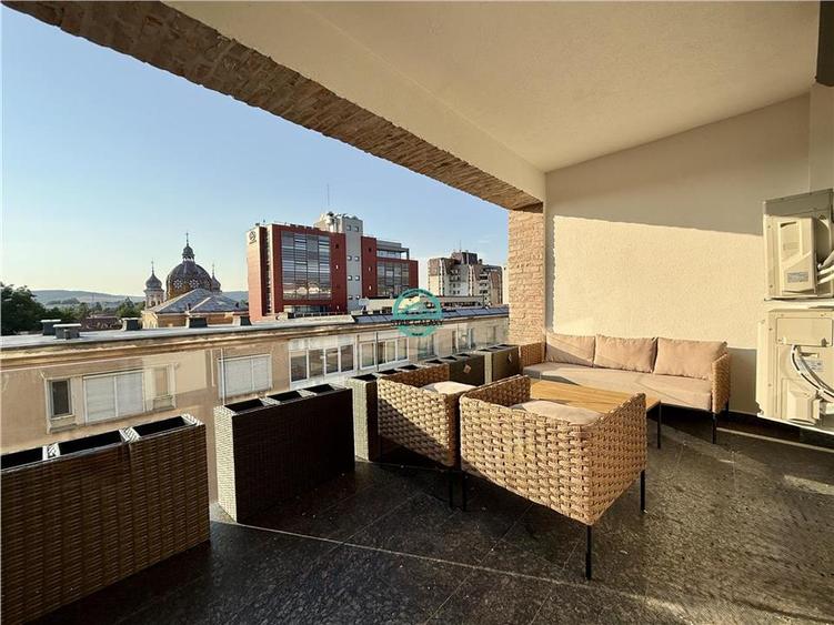 Apartament cu 3 camere decomandat, mobilat în Central