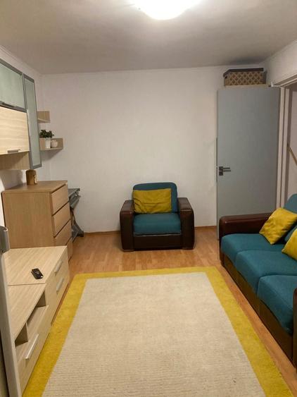 Apartament cu 2 camere decomandat în Titan