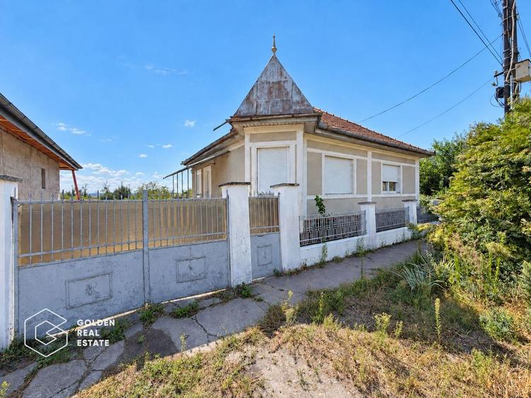 Casă individuală cu 7 camere cu Canalizare în Păuliș