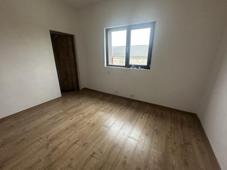 Spațiu comercial, de 10,000 mp, în Schela Cladovei