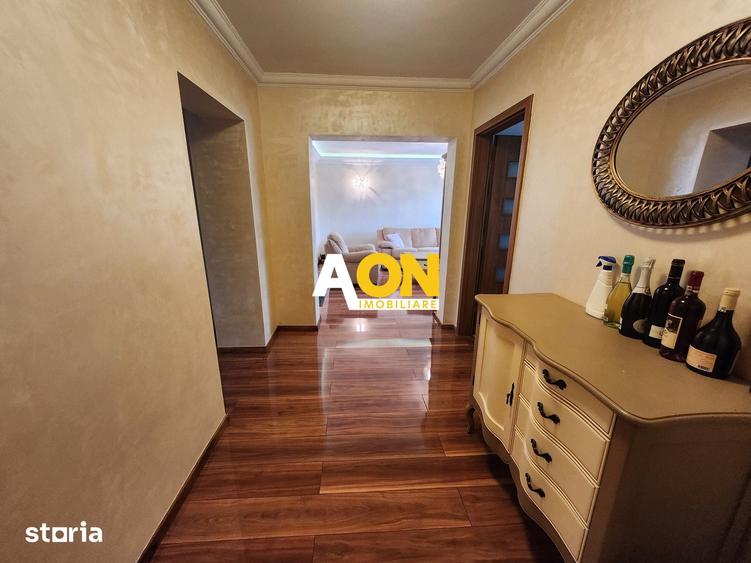 Apartament cu 3 camere în Cetate