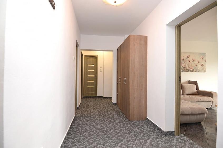 Apartament cu 3 camere decomandat, mobilat în Unirii