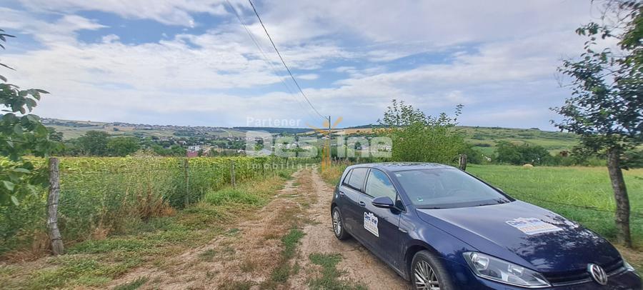 Casă cu 3 camere cu Teren 1715 Mp în Cornești