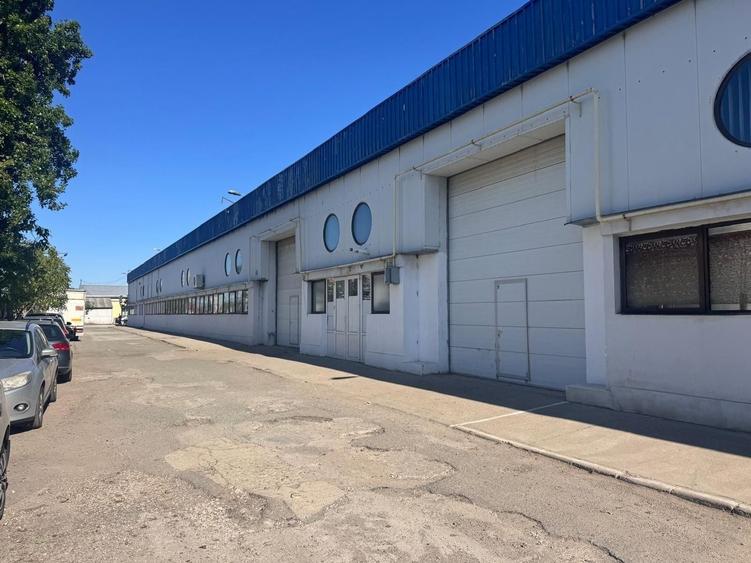 Spațiu industrial, de 856 mp, în Confecții