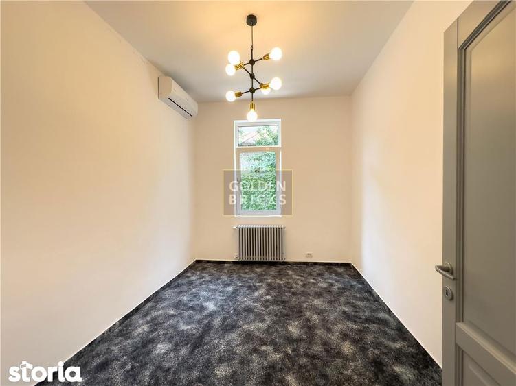 Casă cu 5 camere cu Teren 350 Mp în Unirii