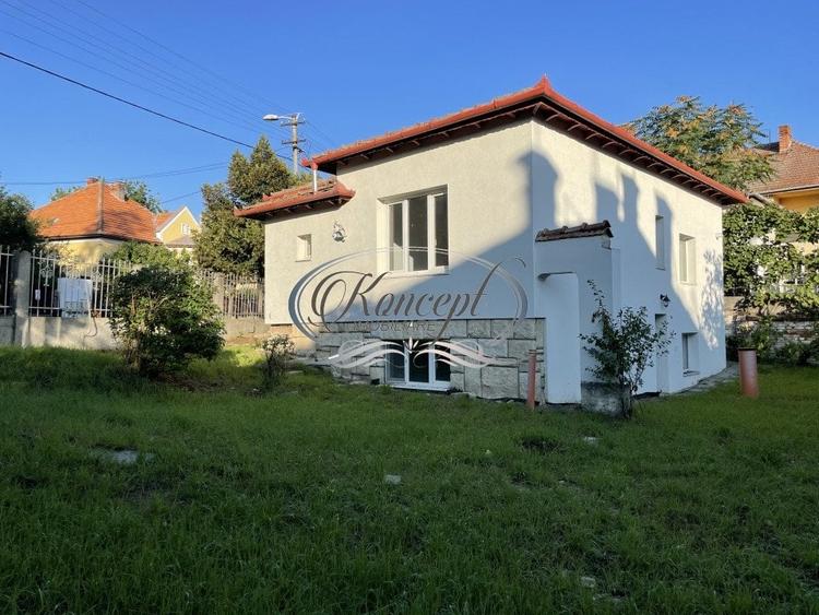 Casă individuală cu 4 camere cu Canalizare în Andrei Mureșanu