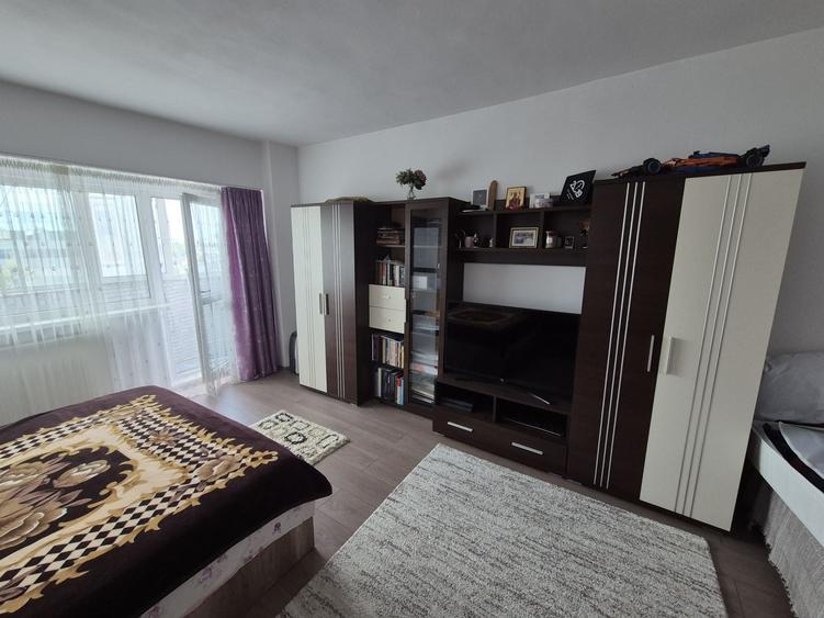 Garsonieră decomandată în Virtuții