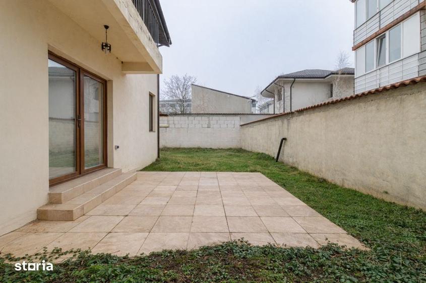 Casă cu 4 camere în Dudu
