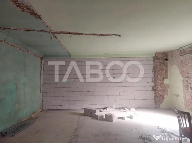 Apartament cu 2 camere semidecomandat în Central