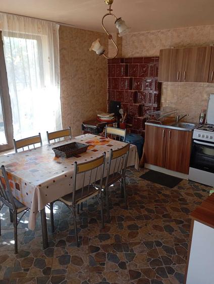 Casă cu 2 camere decomandat în Central