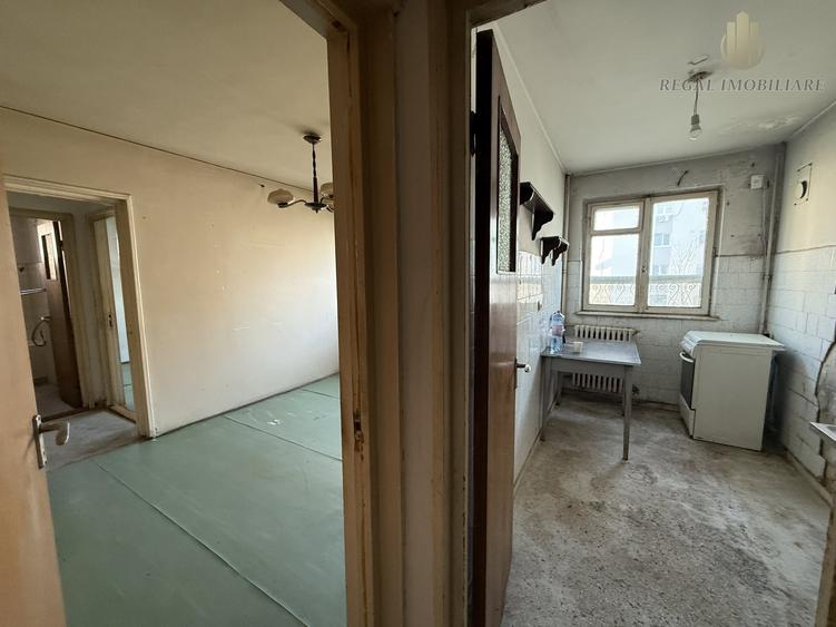 Apartament cu 3 camere decomandat în Drumul Taberei