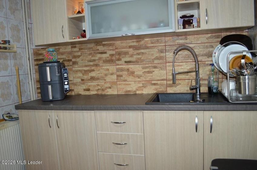 Apartament cu 3 camere decomandat, mobilat în Popa Șapcă