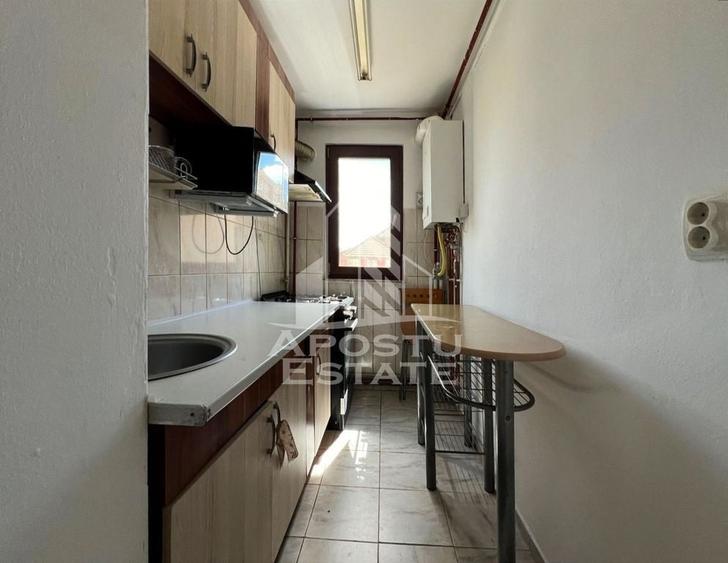 Apartament cu 2 camere semidecomandat, mobilat în Fortuna
