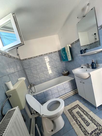 Casă cu 3 camere în Palas