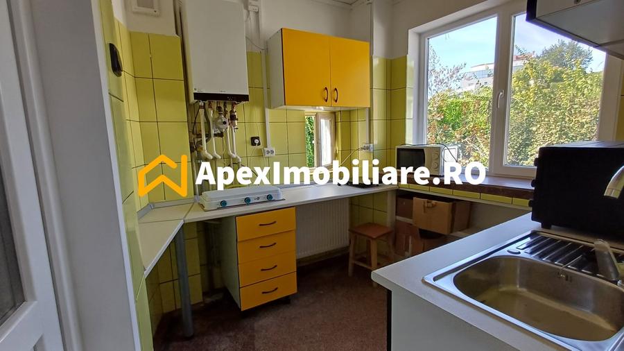 Apartament cu 5 camere decomandat, mobilat în Unirii