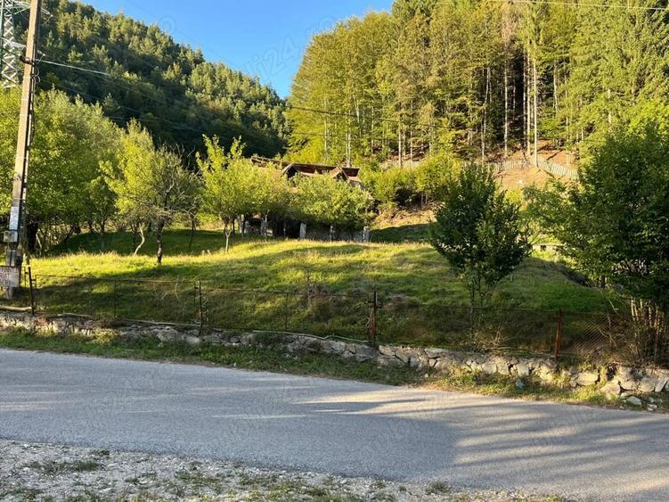 Teren de 100 mp, în Central