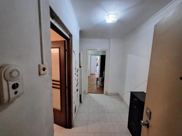 Apartament cu 3 camere semidecomandat în Ultracentral
