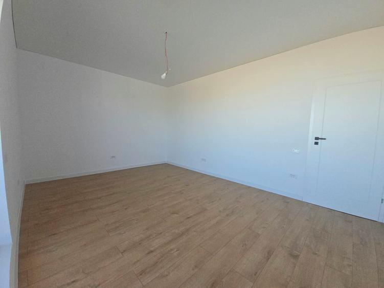 Apartament cu 2 camere decomandat în Dobroești
