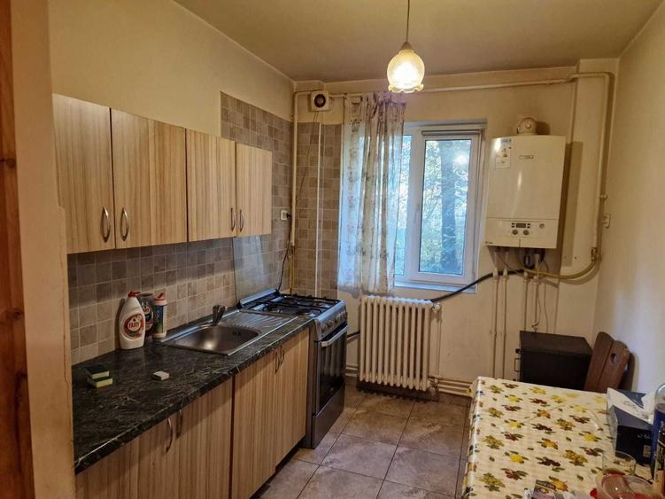 Apartament cu 3 camere decomandat în Tătărași