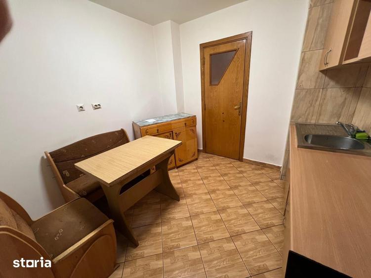 Apartament cu 3 camere în Pantelimon