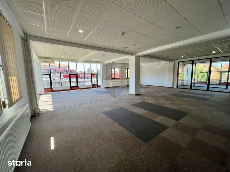 Spațiu comercial, de 291 mp, în Central
