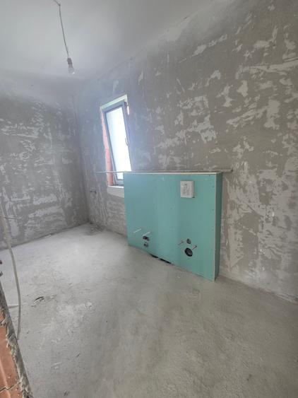 Casă individuală cu 5 camere cu Canalizare în Central