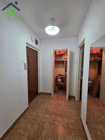 Apartament cu 2 camere semidecomandat în Eroii Revoluției