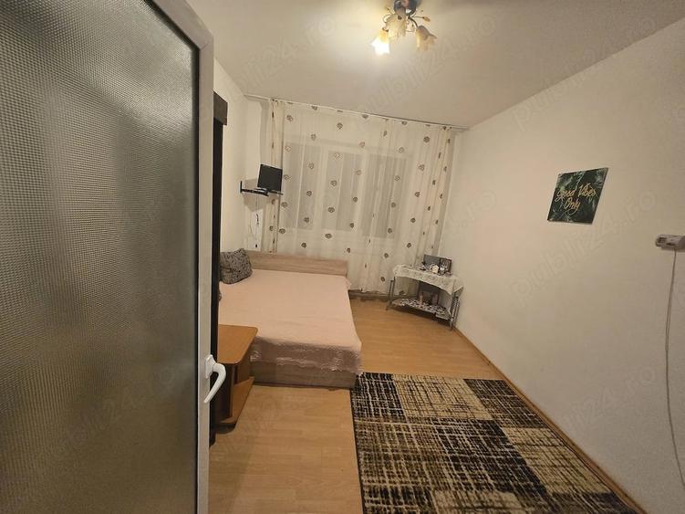 Garsonieră decomandată în Central