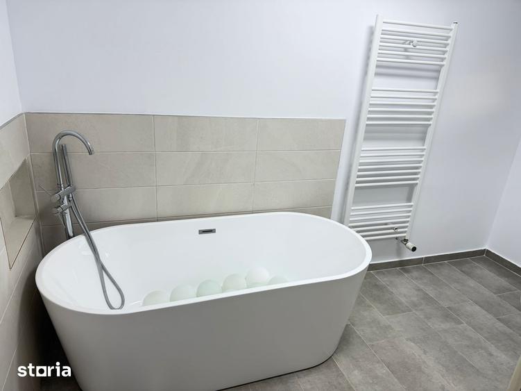 Casă cu 5 camere cu Teren 500 Mp în Păulești