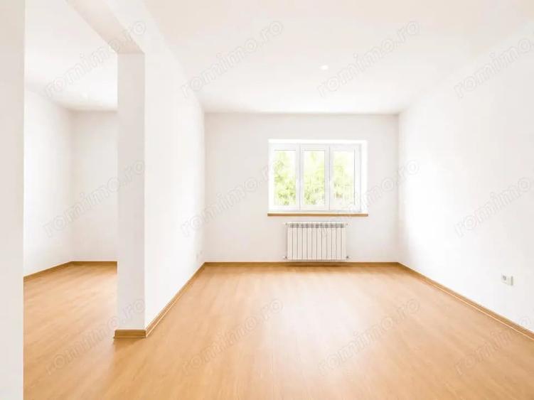 Apartament cu 3 camere semidecomandat în Mărăței
