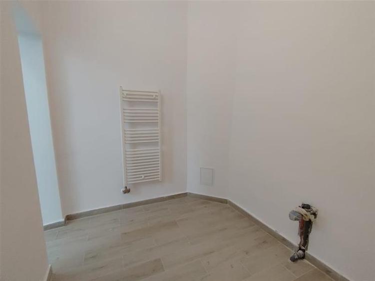 Spațiu comercial, de 72 mp, în Central