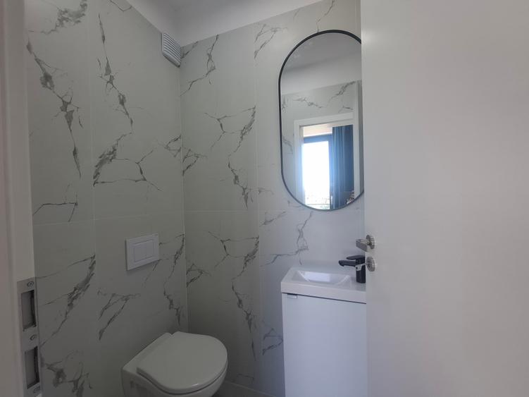 Penthouse cu 3 camere decomandat în Prelungirea Ghencea