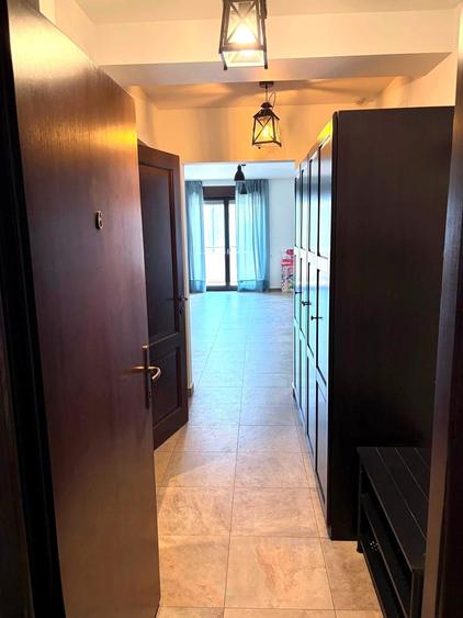 Apartament cu 2 camere semidecomandat, mobilat în Romană