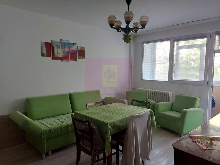 Apartament cu 2 camere decomandat în Drumul Taberei — fotografia 1