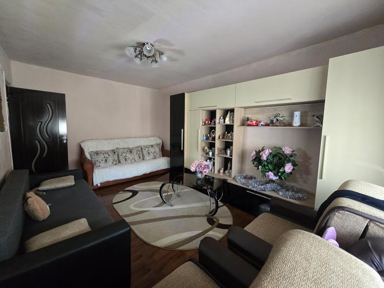 Apartament cu 2 camere decomandat, mobilat în Freidorf