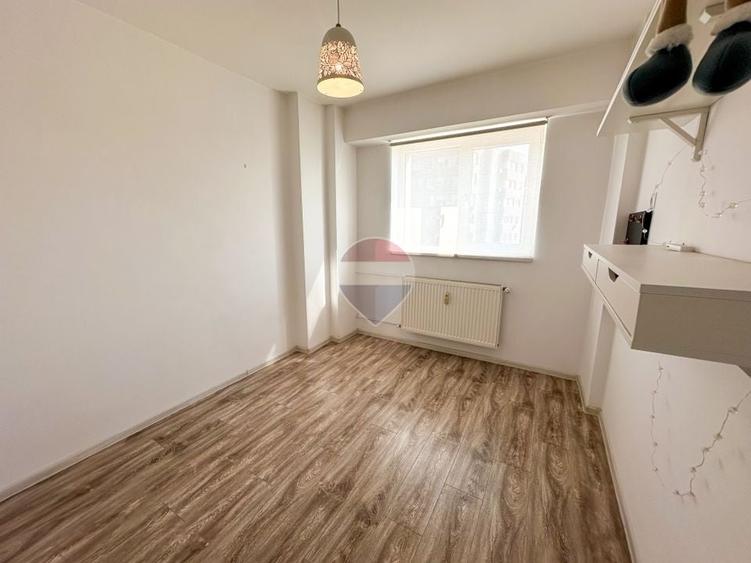 Apartament cu 3 camere decomandat, mobilat în Apărătorii Patriei
