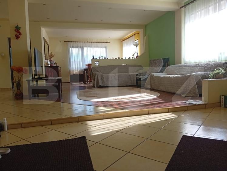 Casă individuală cu 6 camere cu Canalizare în Tălmaciu