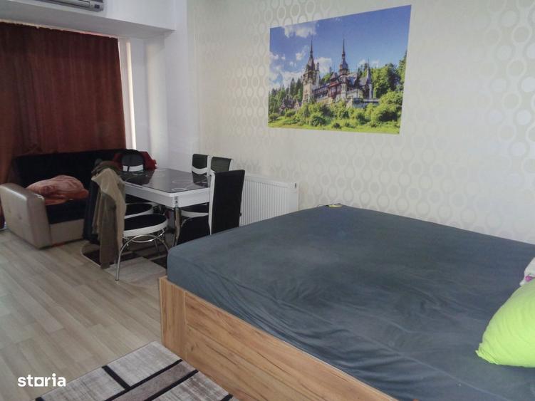 Garsonieră decomandată în UTA