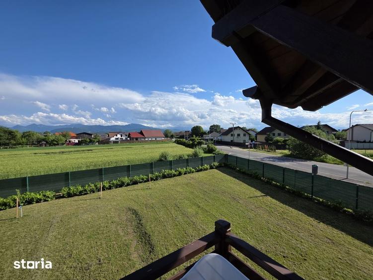 Casă cu 4 camere cu Teren 800 Mp în Stupini