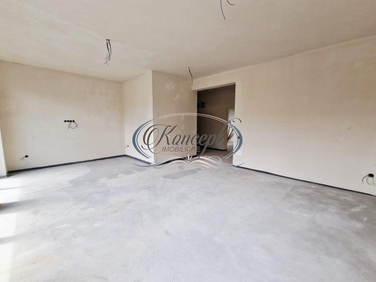 Duplex cu 5 camere cu Canalizare în Florești