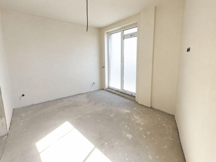 Apartament cu 2 camere semidecomandat în Mărăști